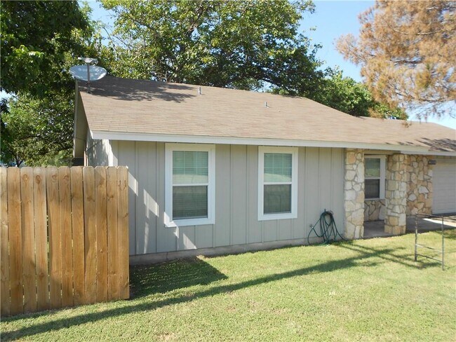 Foto del edificio - 4101 Cottonwood Dr
