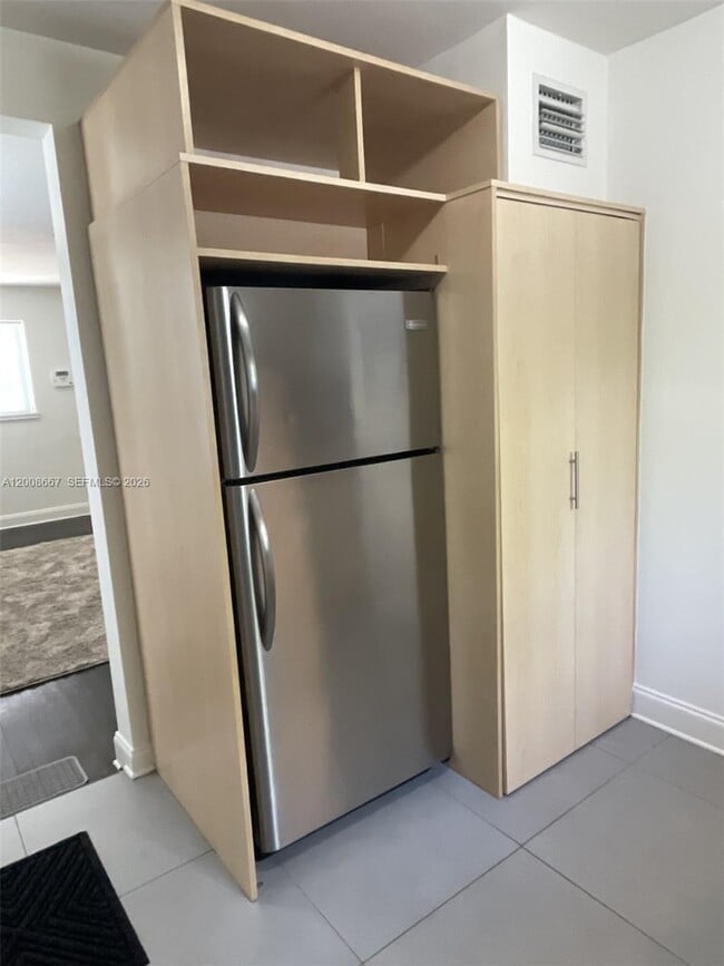 Foto del edificio - 502 NE 70th St