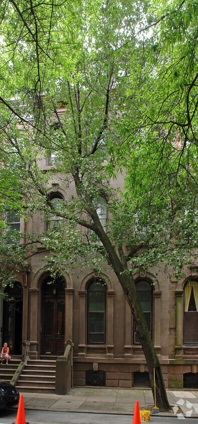 Primary Photo - 2006 Spruce St