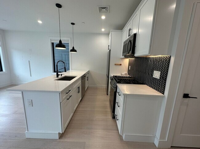 Foto del edificio - 14 B Geneva St