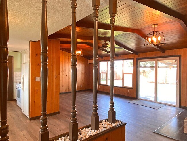 Building Photo - Lovely, Spacious 4 bedroom in Albany