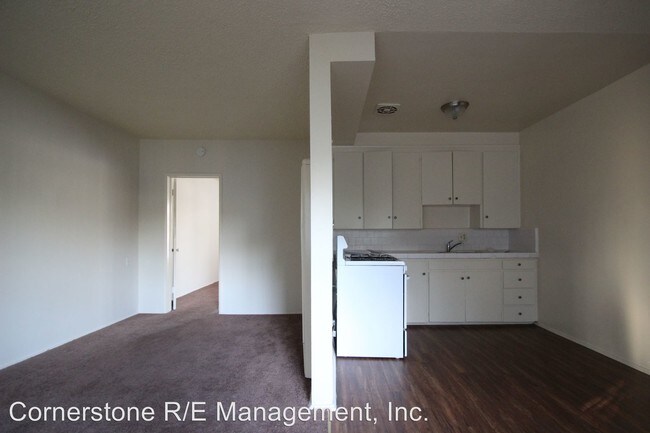 Building Photo - 831 N El Molino Ave