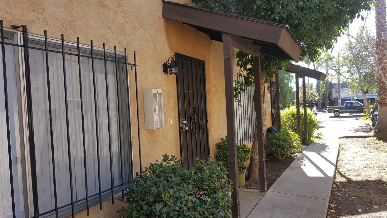 354 E Washington Ave, Escondido, CA 92025 Apartments in Escondido, CA