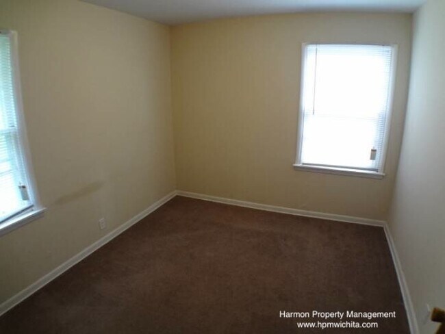 Building Photo - 2 Bed 1 Bath Home Near Harry & SW Boulevar...