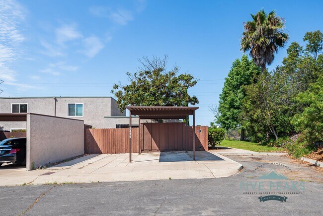 Building Photo - 2498 Sendero Way