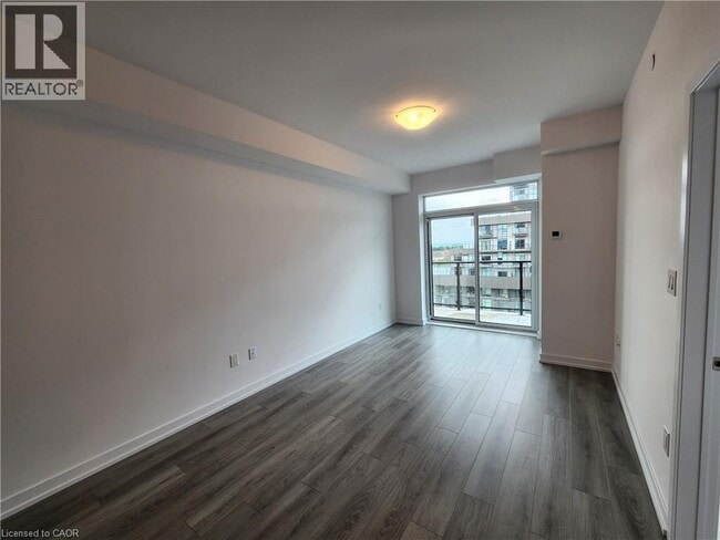 Building Photo - 460 Dundas St E