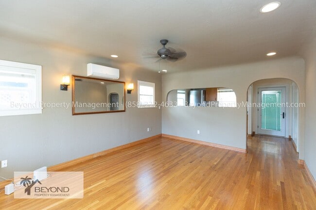 Building Photo - CHARMING 2 BEDROOM CRAFTSMAN BUNGALOW IN T...