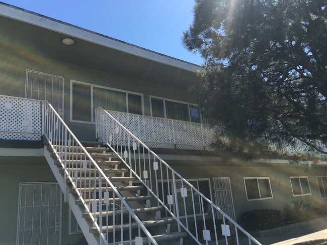 Building Photo - 712 Figueroa Pl