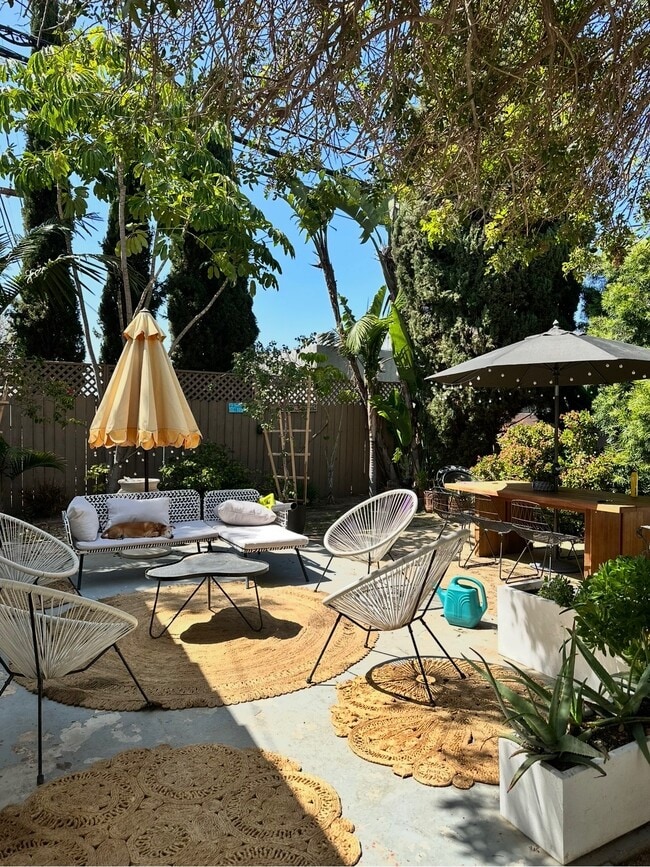 Patio trasero - 1213 S Ridgeley Dr