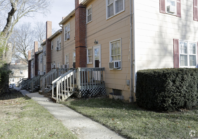 Building Photo - Marlborough Apartments