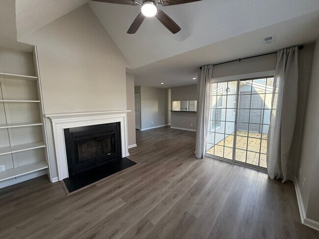 Foto del edificio - Rental Available NOW across from Tanglewood Park 336-360-5860