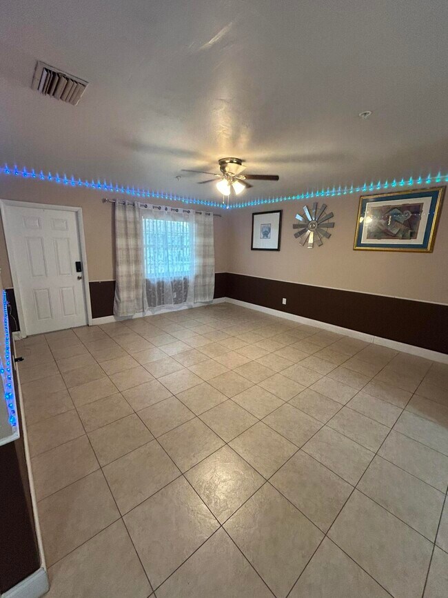 Foto del edificio - 3045 Jackson Ave