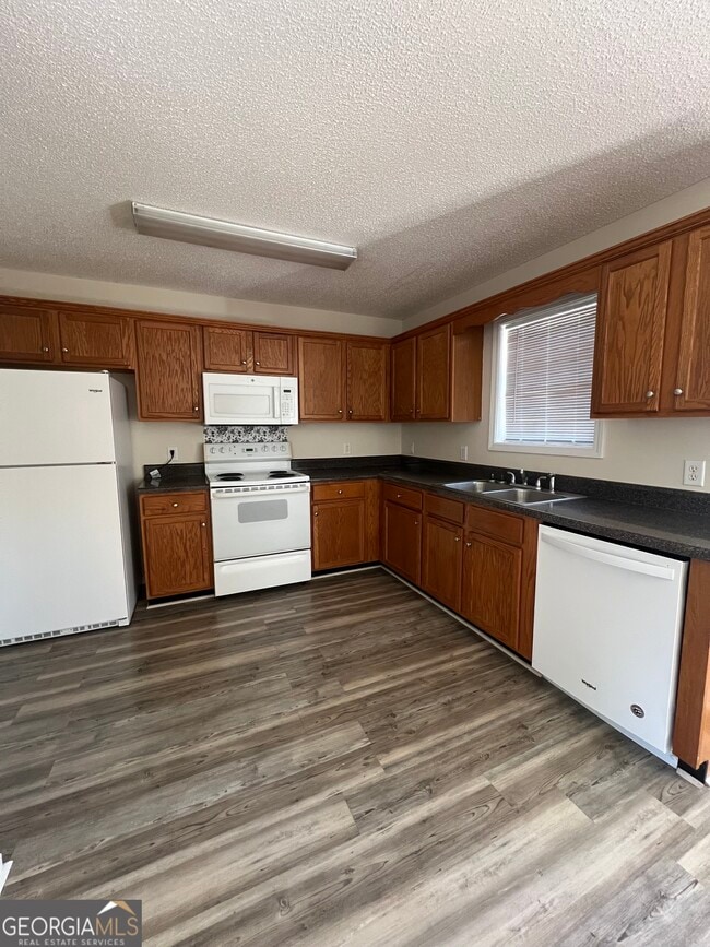 Building Photo - 419 Farmington Dr