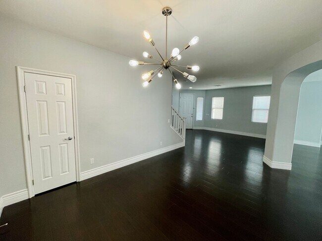Foto del edificio - BEAUTIFUL HOME IN RHODES RANCH GUARD GATED COMMUNITY! AMMENITIES INCLUDE COMMUNITY BASKETBALL COU...