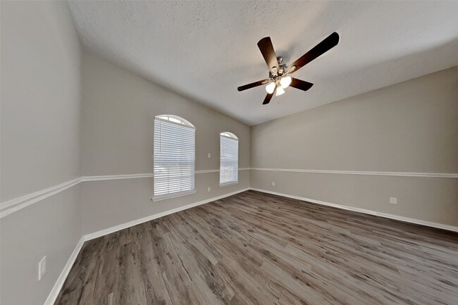 Foto del edificio - 17715 Seven Pines Dr