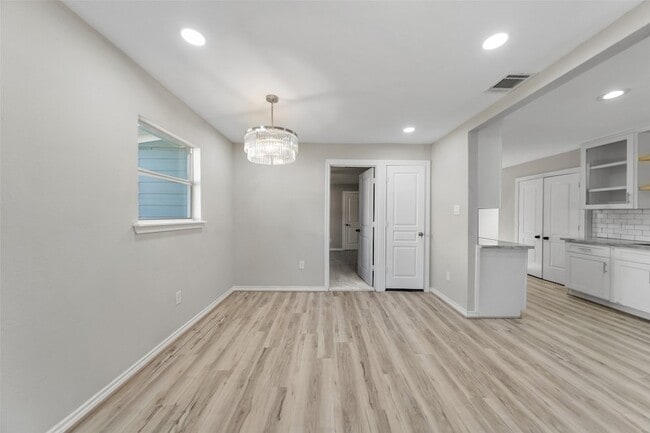 Building Photo - 7019 Sur Ct