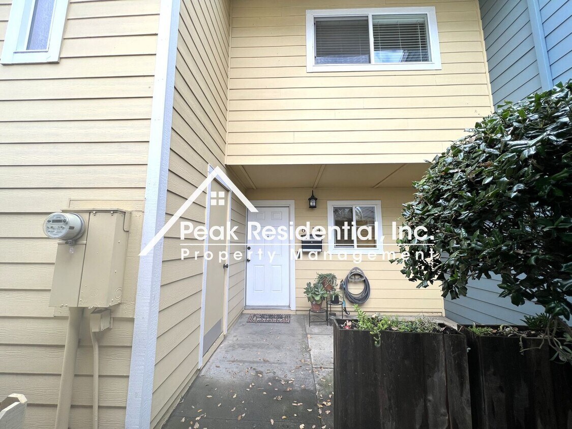 2 br, 2 bath House 6174 Shadow Ln House Rental in Citrus Heights