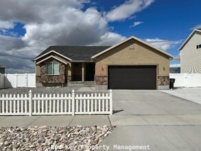 Building Photo - 314 W 2030 N