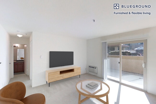 Building Photo - 1600 Villa St