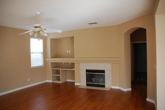 Building Photo - 3260 San Salvador St