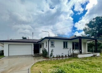 Building Photo - 1026 Wellwood Ave