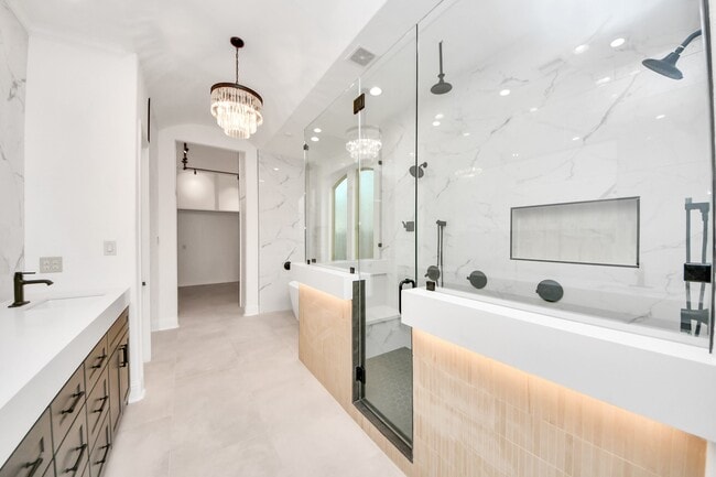 Building Photo - 23514 Bellina Dr