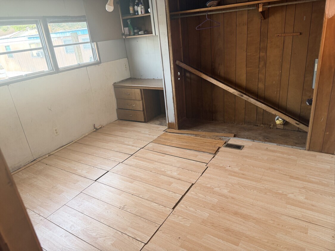 Foto del edificio - 301 Crist St