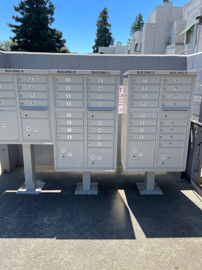 Building Photo - 225 Pennsylvania Ave