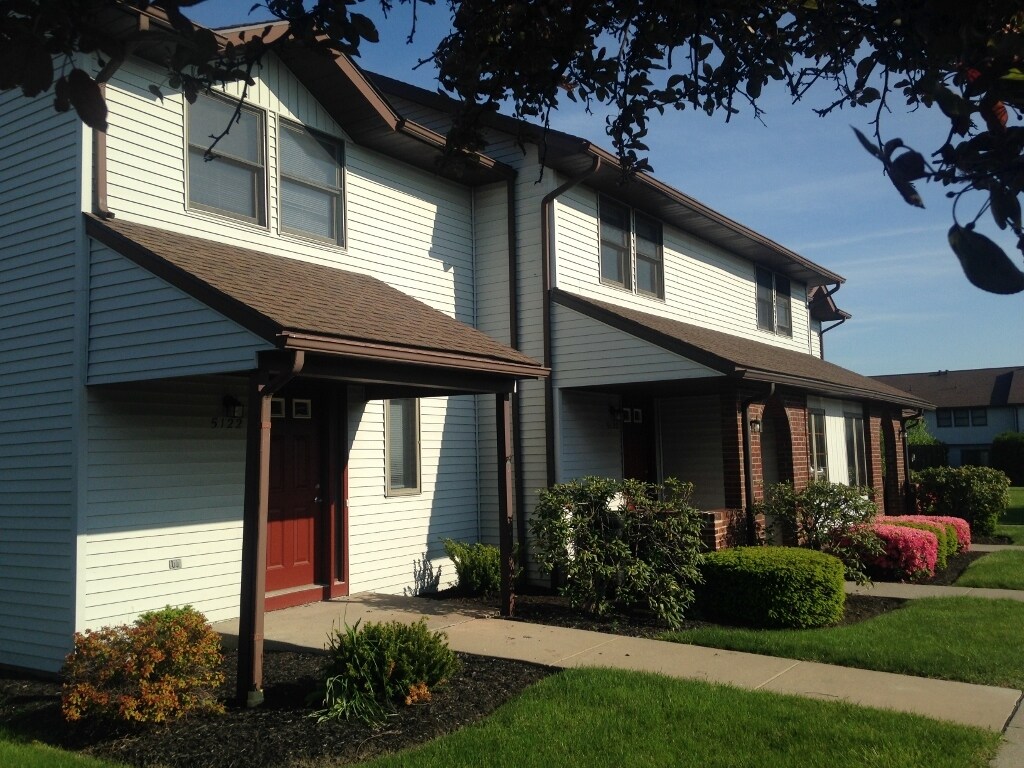 Exterior frontal - 5122 Catawba Dr