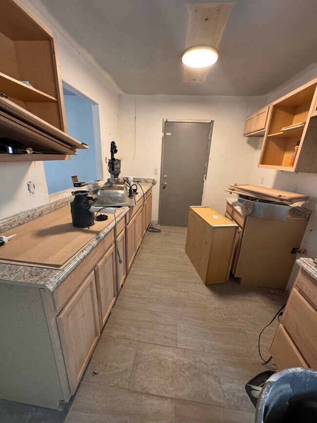 Kitchen (still under construction) - 32400 Cielo Vista Rd