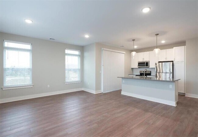 Building Photo - 2295 Lafayette Park Dr