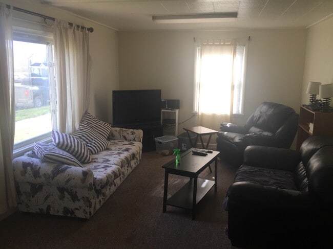 Living Room - 315 S McKinley Ave