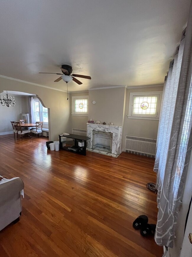 3 Bedroom Squirrel Hill Home Available Now! - 3 Bedroom Squirrel Hill Home Available Now!