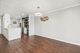 307 Yacht Club Ln