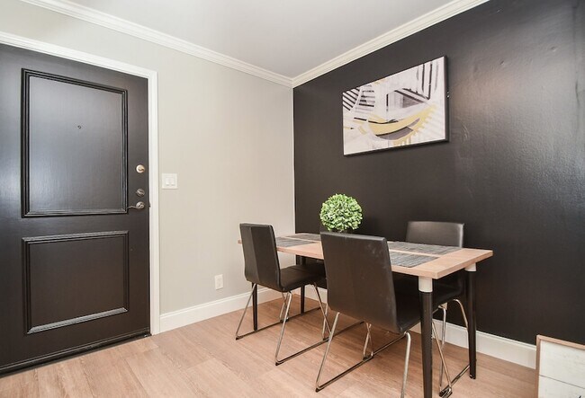 Foto del edificio - 3525 Sage Rd