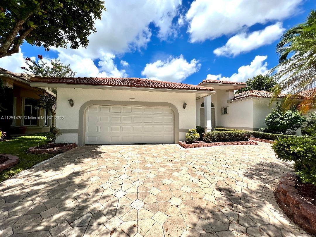 Foto principal - 2791 Oakbrook Manor