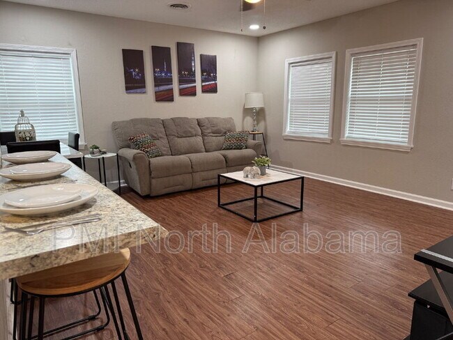 Foto del edificio - 9921 Pulaski Pike