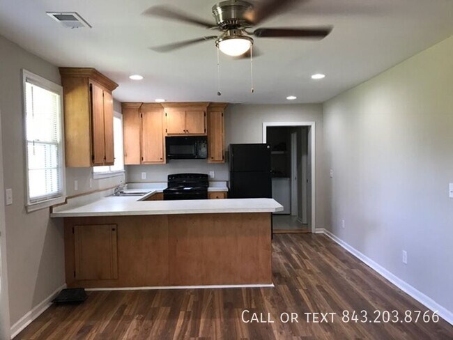 Foto del edificio - 4927 Lincrest Rd