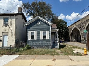 Building Photo - 303 S B St
