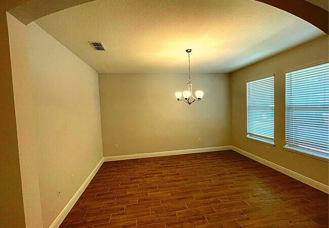 Building Photo - 15537 Mango Isle St