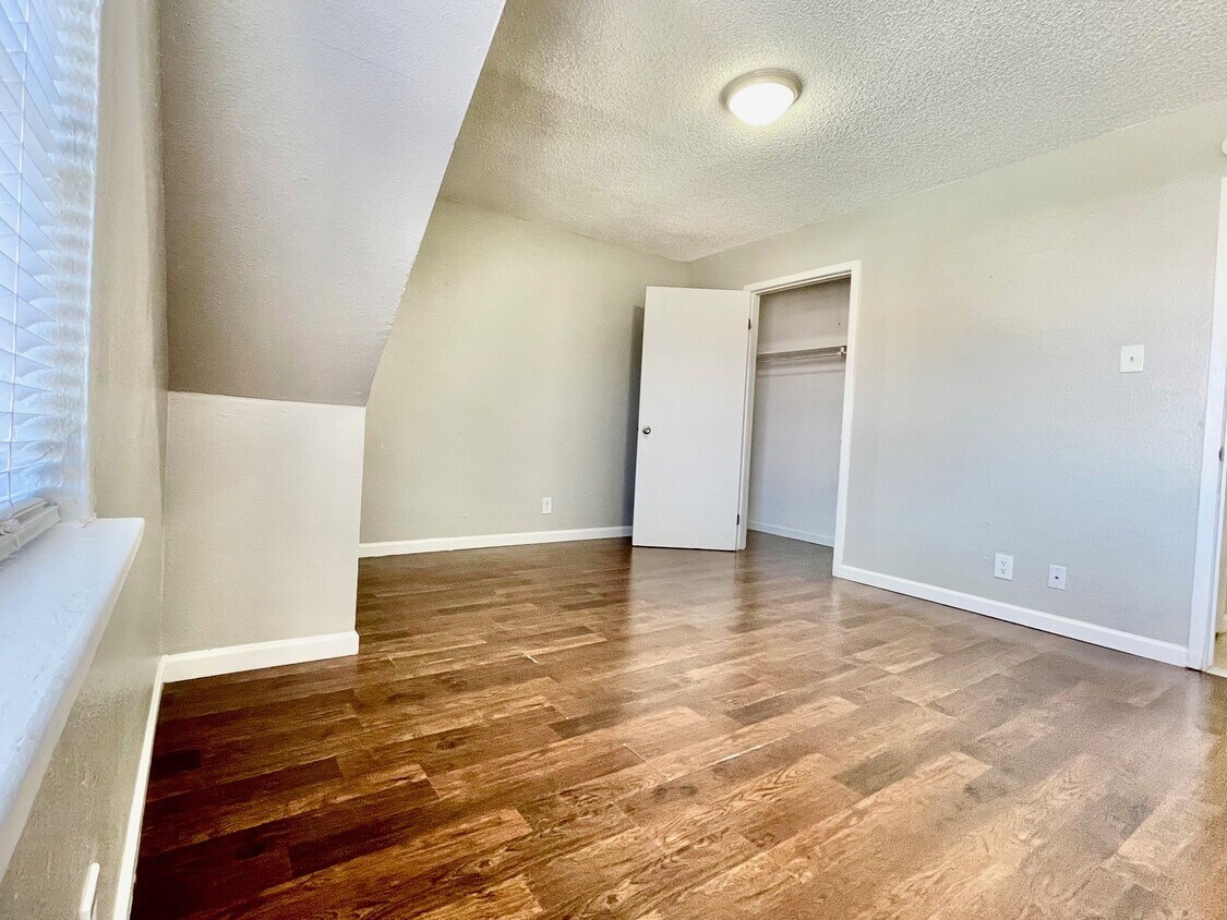 Primary Photo - 3822 Englewood Cir