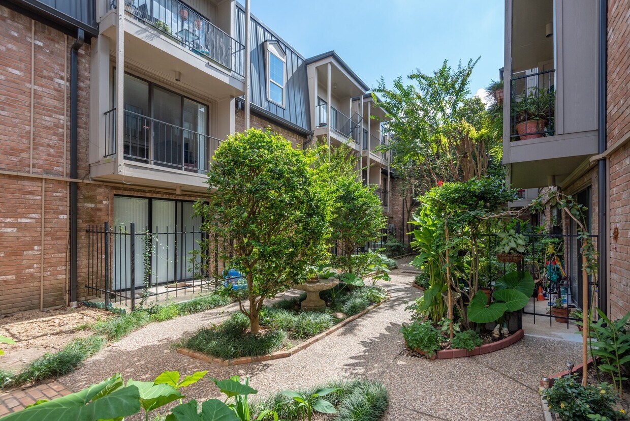 Foto principal - 2400 N Braeswood Blvd