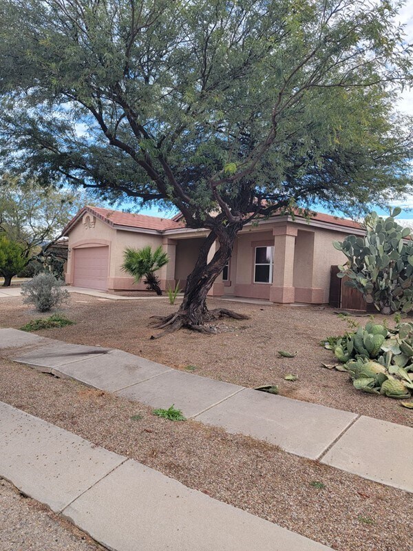Primary Photo - Rancho Del Lago 4 beds 2 Baths 2166 square...
