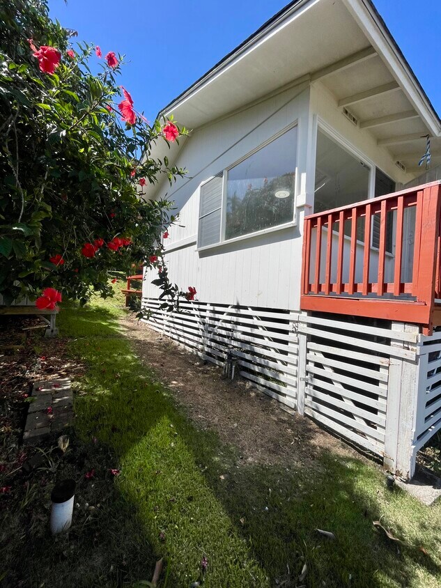 Primary Photo - 2737 Pacific Heights Rd