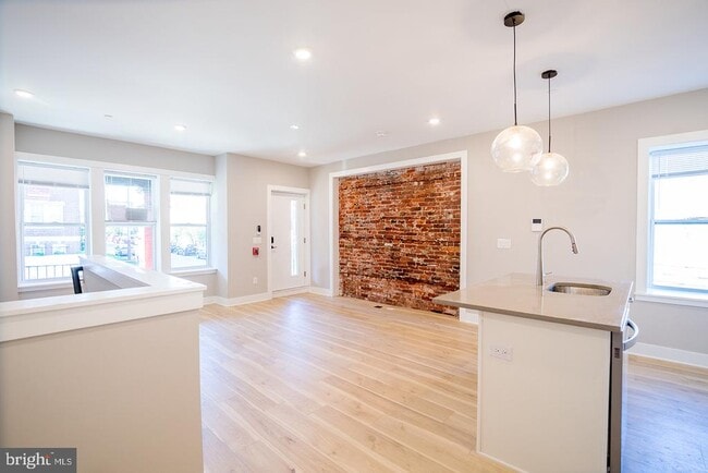 Foto del edificio - 129 S 49th St