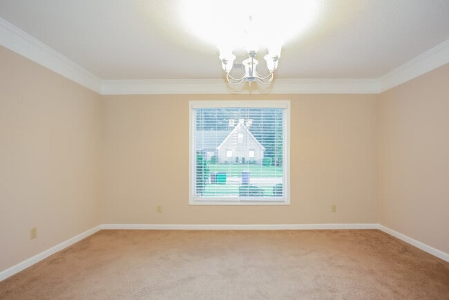 Foto del edificio - 10198 Woodland Hills Dr