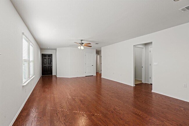 Foto del edificio - 206 Paint Creek Ln