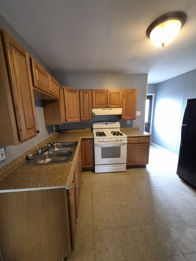 Building Photo - 9611 Winkler Dr