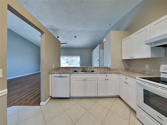 Foto del edificio - 5144 Drury Ct