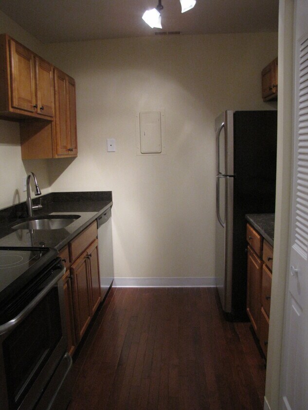 Primary Photo - 111 Woodland St